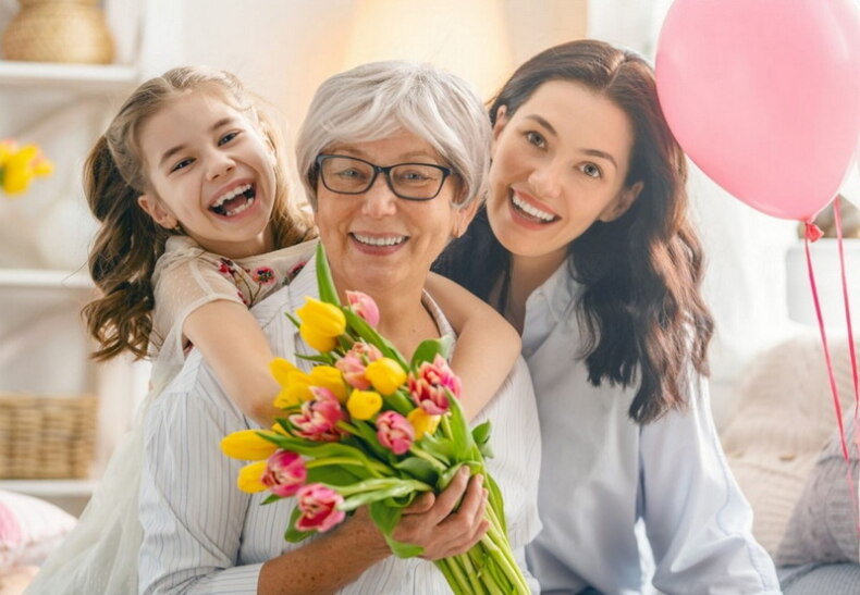 бабушка с 8 марта