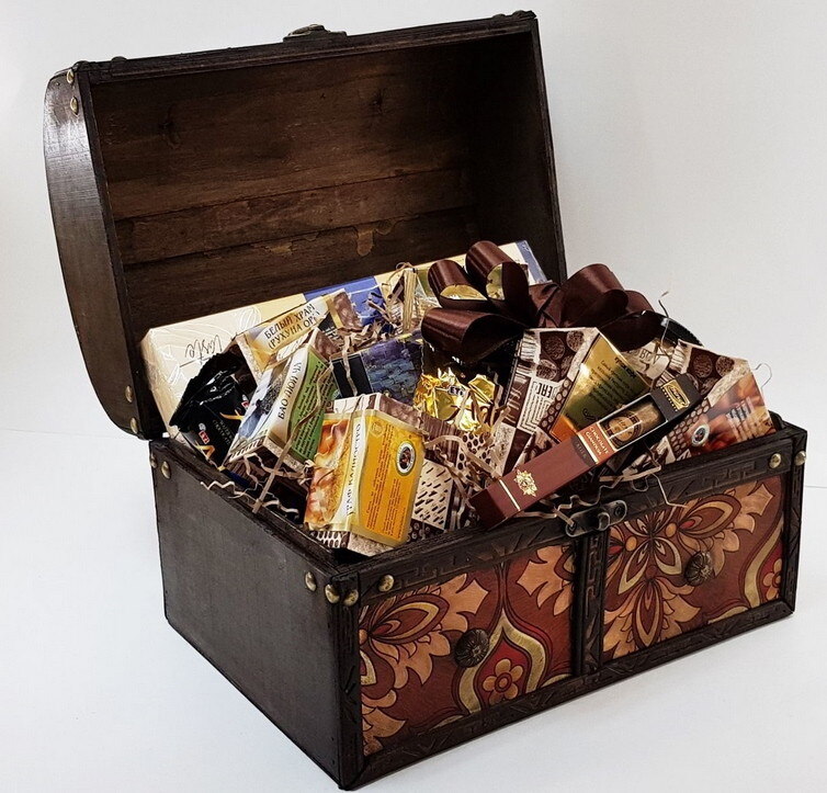 набор чая и сладостей